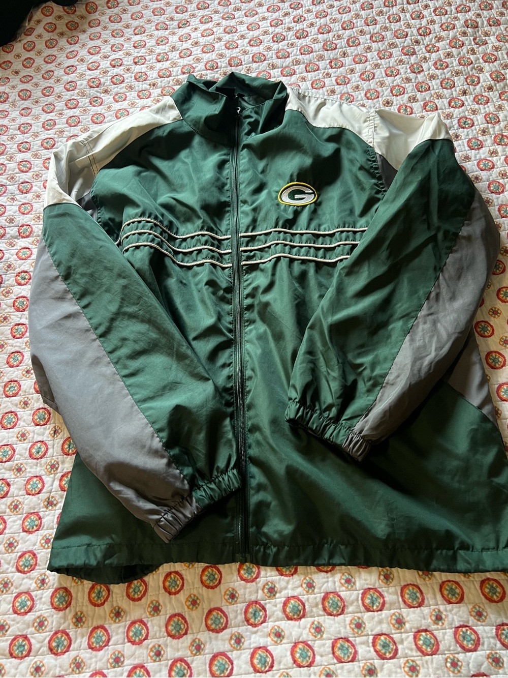 EUC Reebok NFL Team Apparel Green Bay Packers Windbreaker jacket size XL